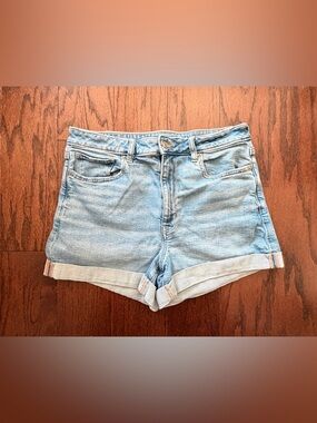American Eagle Light Wash Cuffed Denim Shorts Size 12